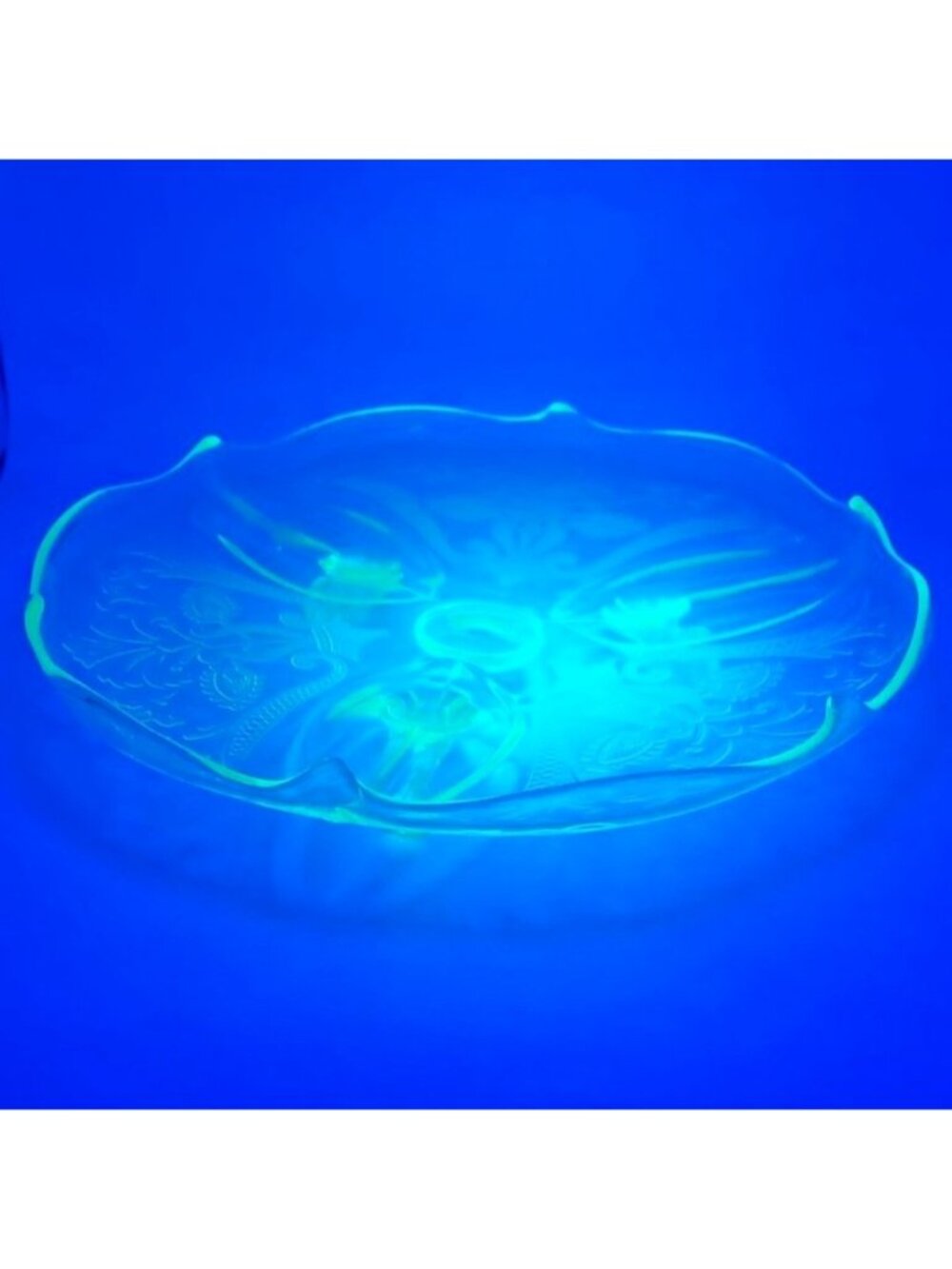 Vintage Uranium Green Depression Glass Three Footed Serving Cake Plate Platter